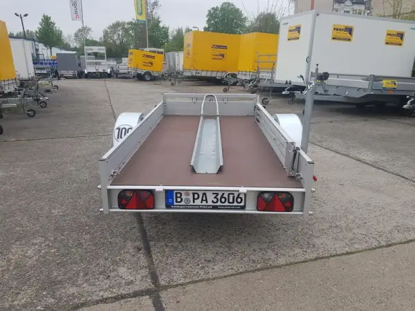 Gruppe Motorradanhänger mit Auffahrrampe - Bild 2
